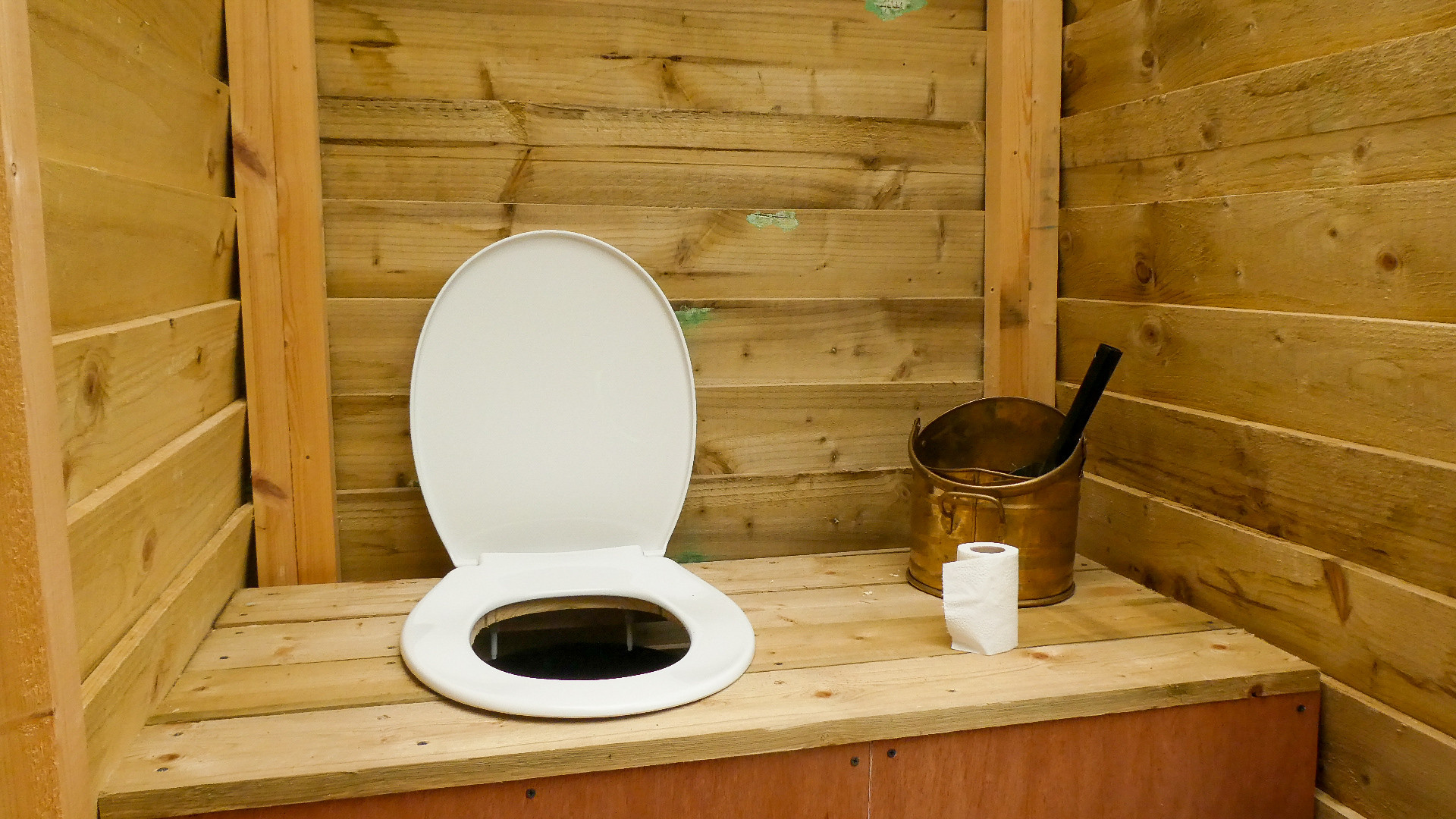 Do Composting Toilets Smell? A Comprehensive Guide to Understanding Odor Control