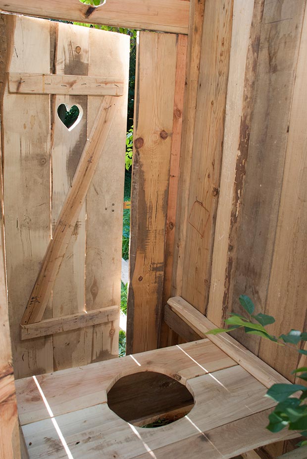 Do Composting Toilets Smell? A Comprehensive Guide to Understanding Odor Control