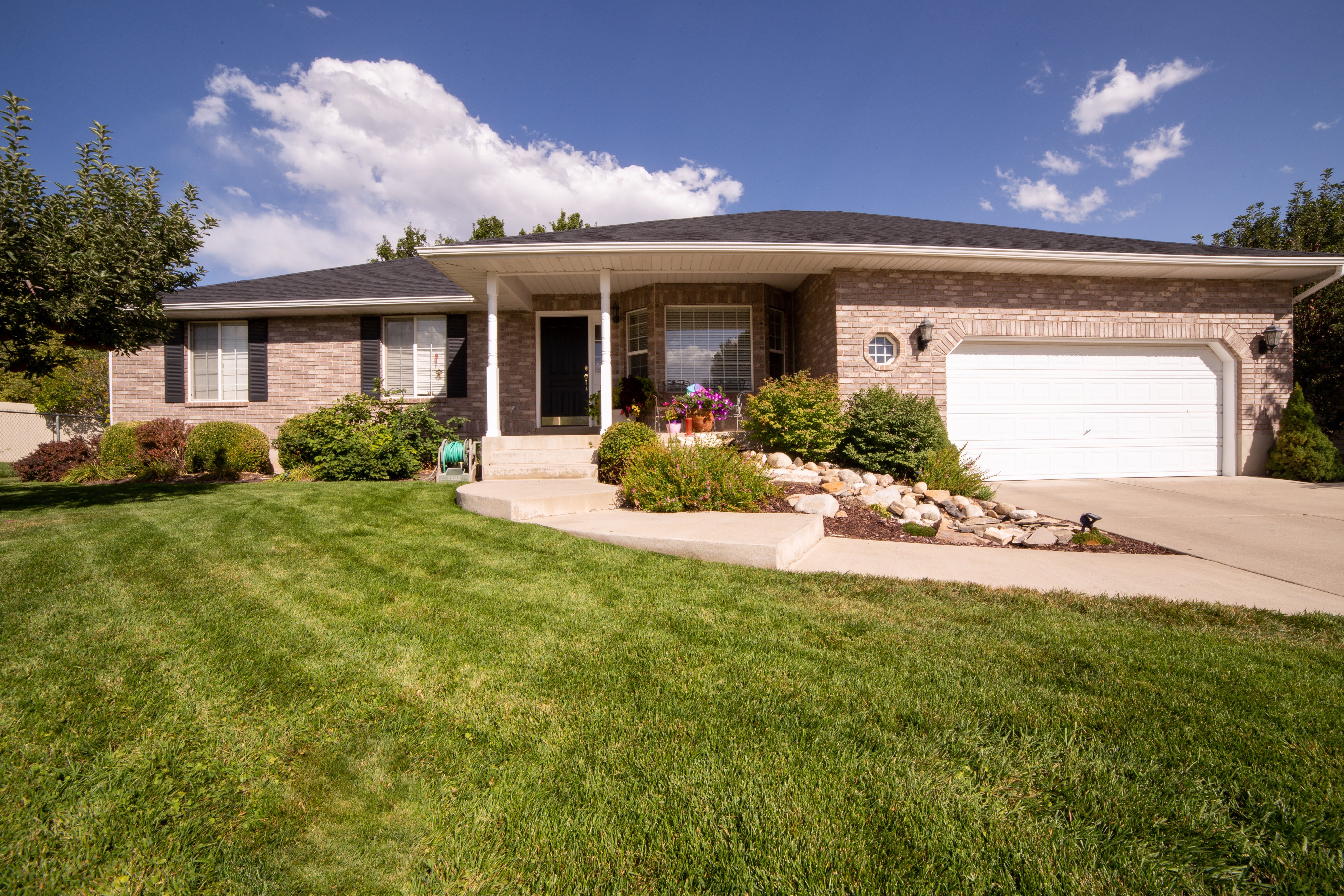 Front Yard Landscaping Ideas with Rocks and Mulch Enhance Your Curb Appeal