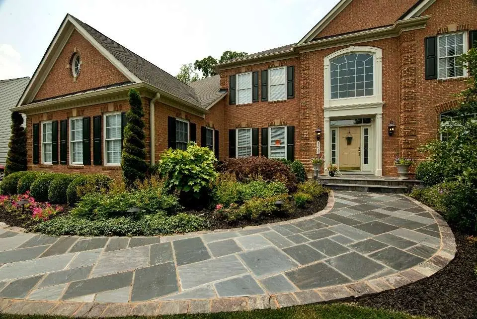 Side Driveway Landscaping Ideas Transform Your Driveway into a Stunning Feature of Your Home