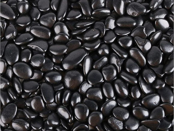 The Beauty of Black Pebbles for Landscaping